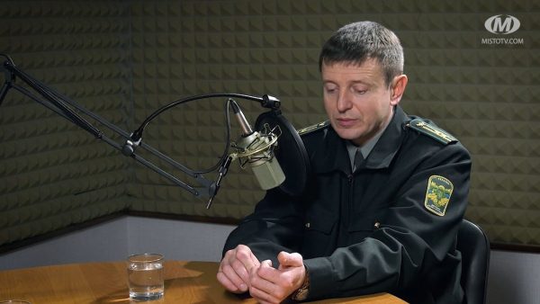 “Віч-на-віч”: Про ялинки та браконьєрство