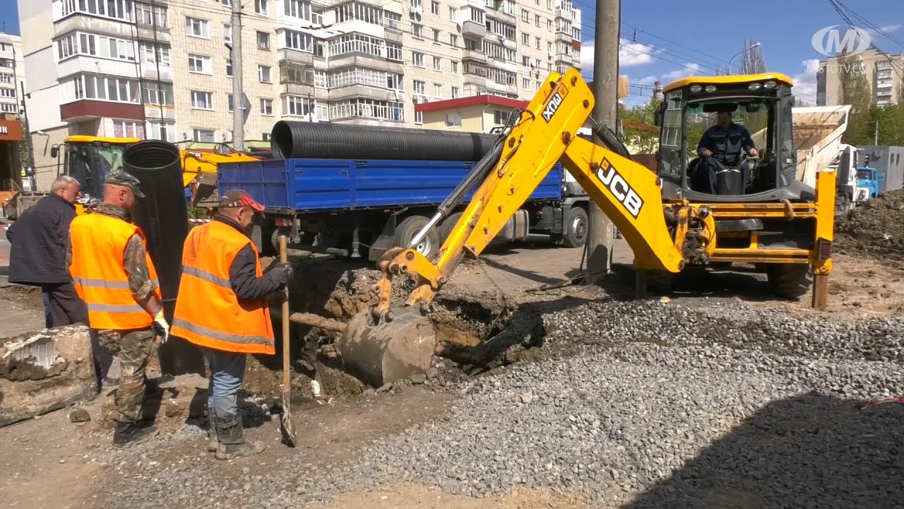 На Зарічанській ремонтують колектор