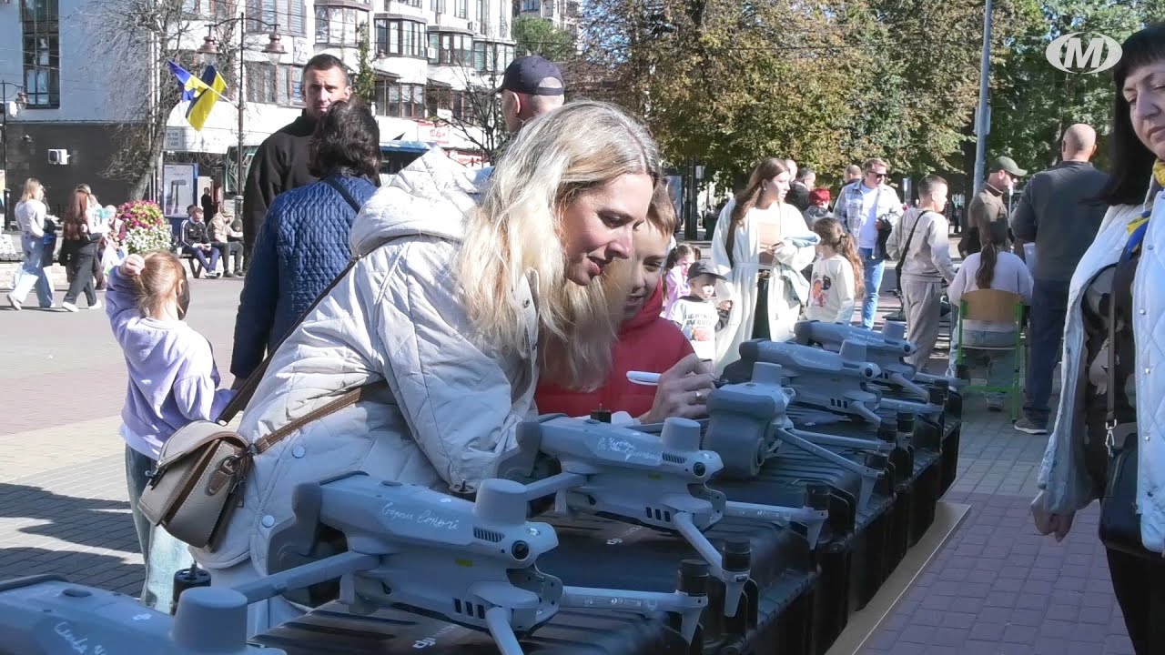 100 дронів — тисячі теплих слів